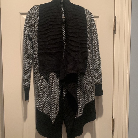 BANANA Republic oversized cardigan black and white. size small - Picture 2 of 5